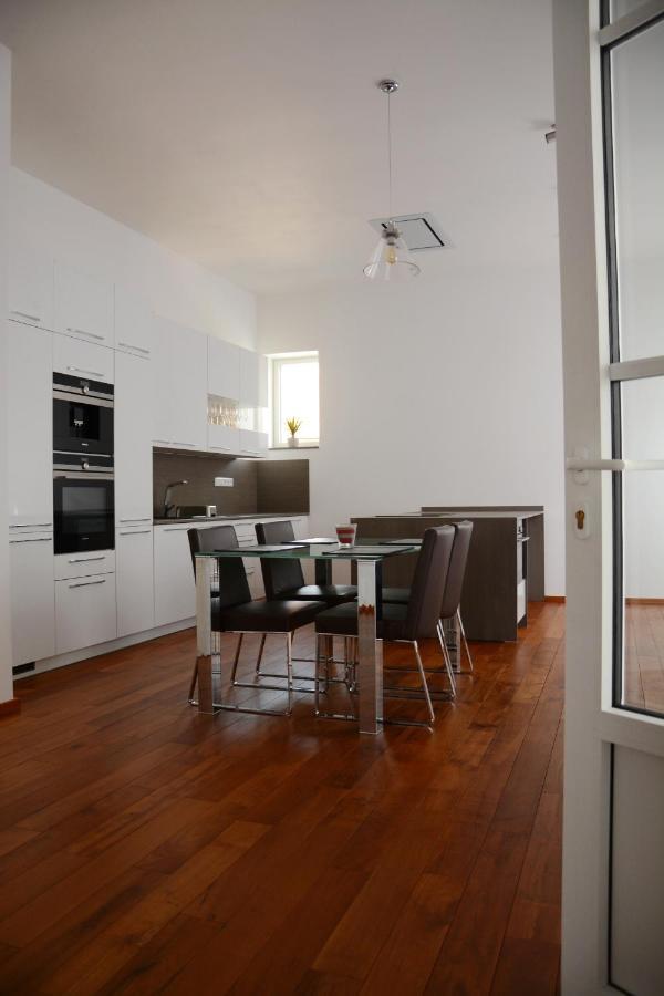 Premium Apartment Near Banska Bystrica Square With Two Big Bedrooms Εξωτερικό φωτογραφία